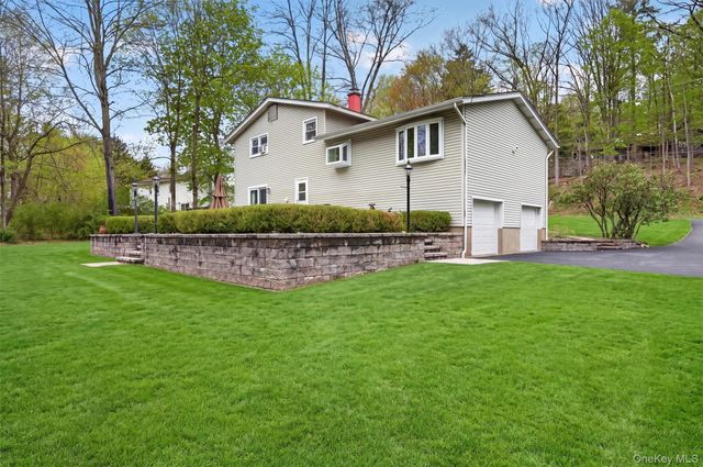 93 Dunderberg Road, Central Valley, NY 10917