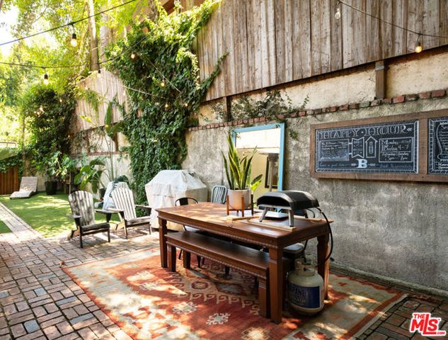 8418 Lookout Mountain Avenue, Los Angeles, CA 90046
