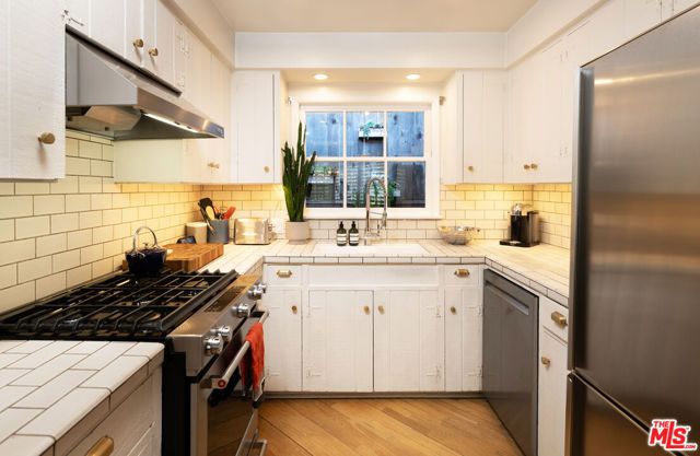 8418 Lookout Mountain Avenue, Los Angeles, CA 90046