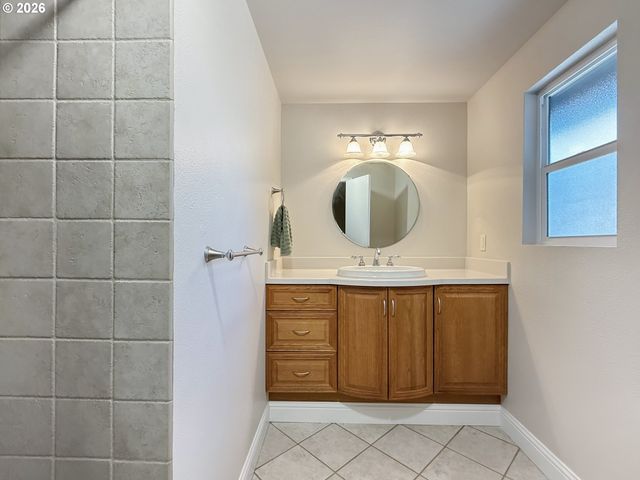 1312 Nw 88TH St, Vancouver, WA 98665
