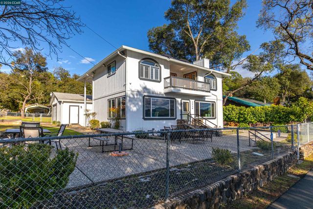 3950 Oakmont Drive, Clearlake, CA 95422