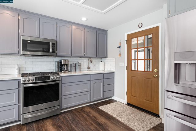 3950 Oakmont Drive, Clearlake, CA 95422