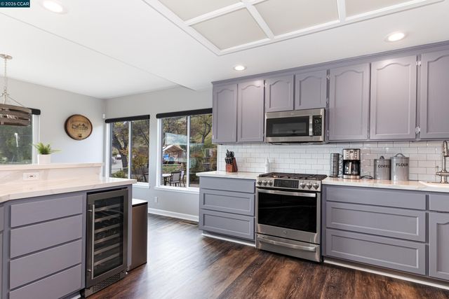 3950 Oakmont Drive, Clearlake, CA 95422