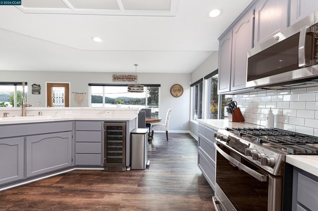 3950 Oakmont Drive, Clearlake, CA 95422