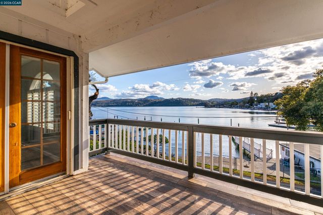 3950 Oakmont Drive, Clearlake, CA 95422