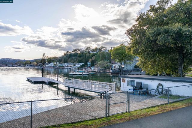 3950 Oakmont Drive, Clearlake, CA 95422