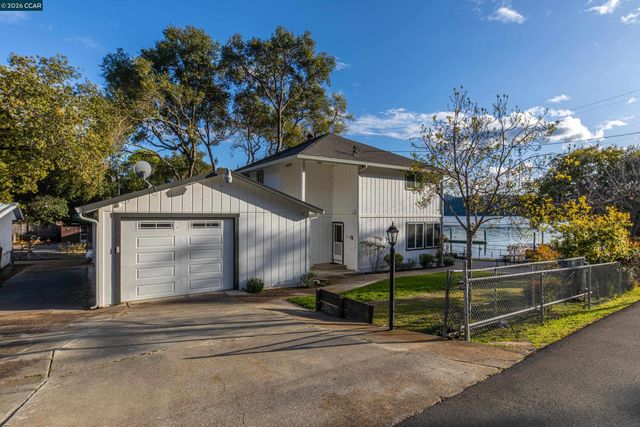 3950 Oakmont Drive, Clearlake, CA 95422