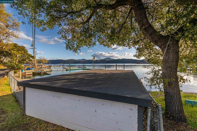 3950 Oakmont Drive, Clearlake, CA 95422