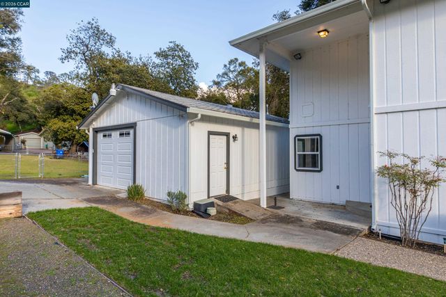 3950 Oakmont Drive, Clearlake, CA 95422