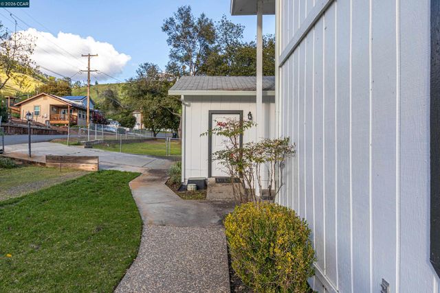 3950 Oakmont Drive, Clearlake, CA 95422