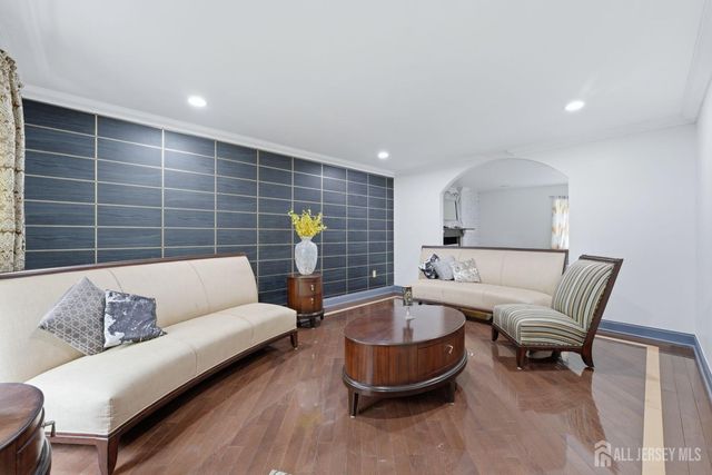 3945 Park Avenue, Edison, NJ 08820
