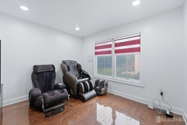 3945 Park Avenue, Edison, NJ 08820