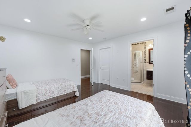 3945 Park Avenue, Edison, NJ 08820