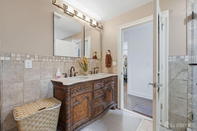 3945 Park Avenue, Edison, NJ 08820
