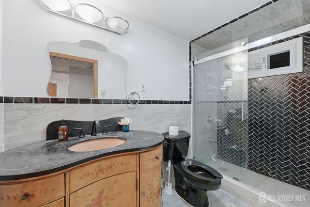 3945 Park Avenue, Edison, NJ 08820