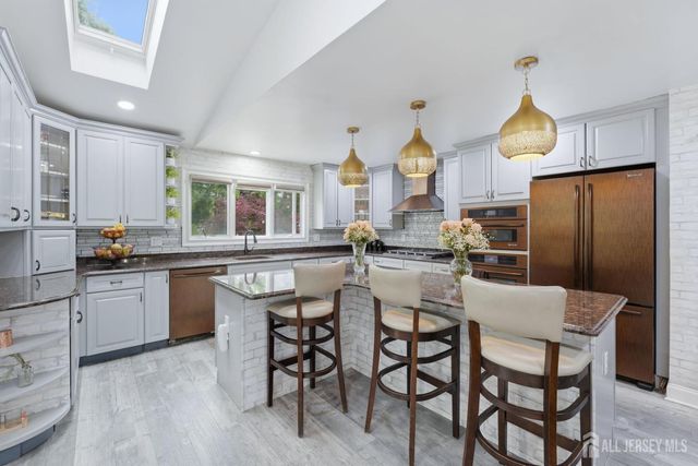 3945 Park Avenue, Edison, NJ 08820