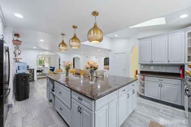 3945 Park Avenue, Edison, NJ 08820
