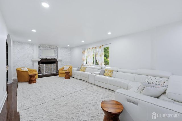 3945 Park Avenue, Edison, NJ 08820