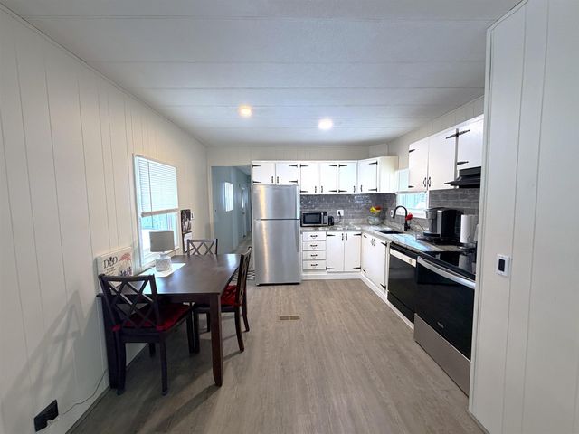 614 Canterbury Drive, Exeter, NH 03833