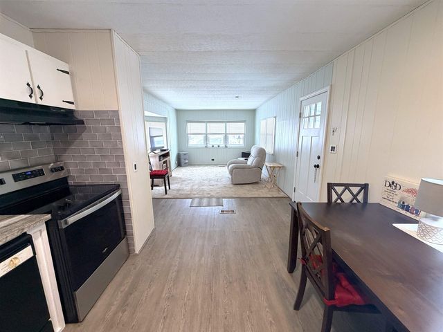 614 Canterbury Drive, Exeter, NH 03833