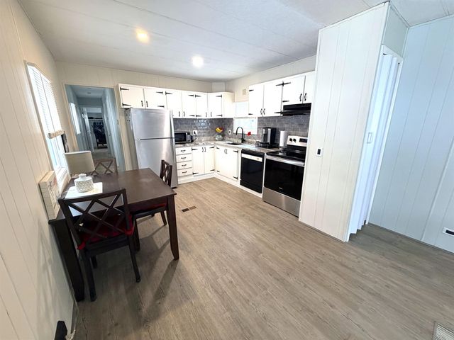 614 Canterbury Drive, Exeter, NH 03833