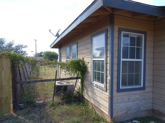 330 Avenue M, Anson, TX 79501