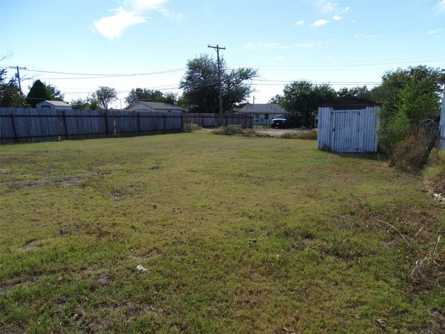 330 Avenue M, Anson, TX 79501