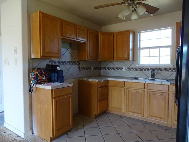 330 Avenue M, Anson, TX 79501