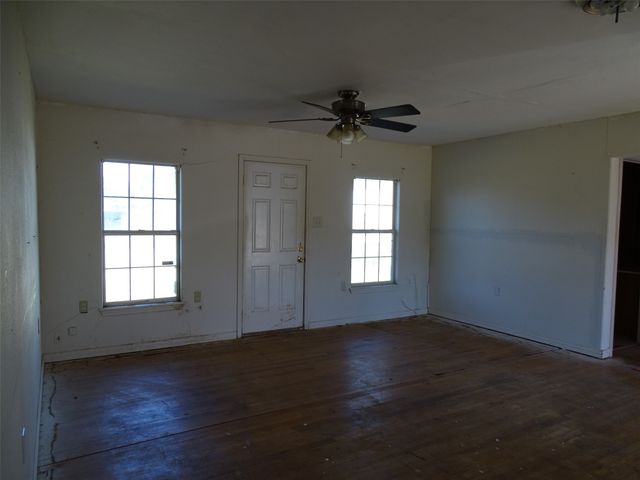 330 Avenue M, Anson, TX 79501