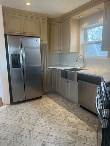 2005 Hazen Street 3FL, East Elmhurst, NY 11370