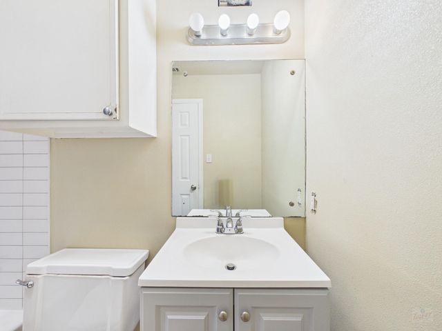 616 W 51st ST 101, Austin, TX 78751