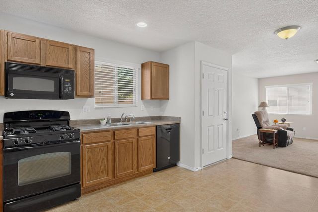 2470 Corvara Drive SE, Rio Rancho, NM 87124