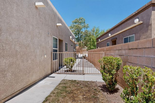 2470 Corvara Drive SE, Rio Rancho, NM 87124