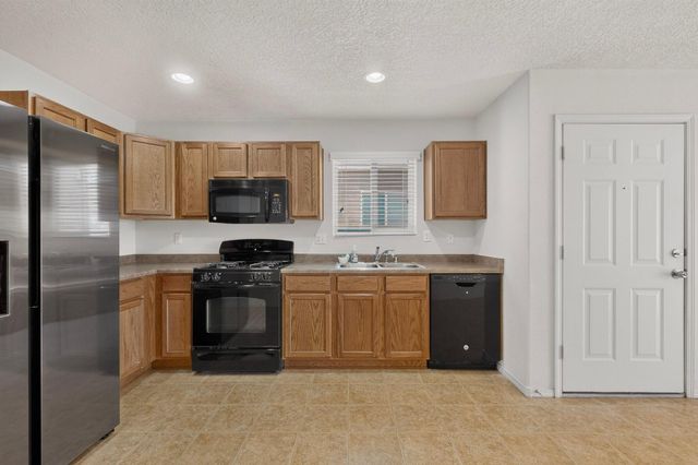 2470 Corvara Drive SE, Rio Rancho, NM 87124