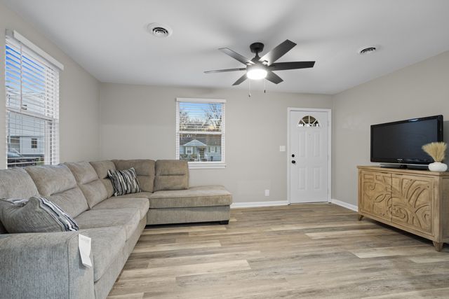 5920 Carl Pl, Nashville, TN 37209