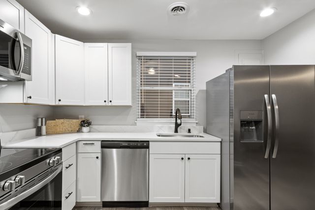 5920 Carl Pl, Nashville, TN 37209