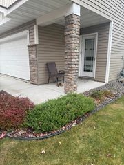 8577 Gateway Circle, Monticello, MN 55362