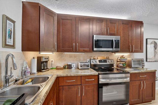 10173 Mangrove Drive 204, Boynton Beach, FL 33437