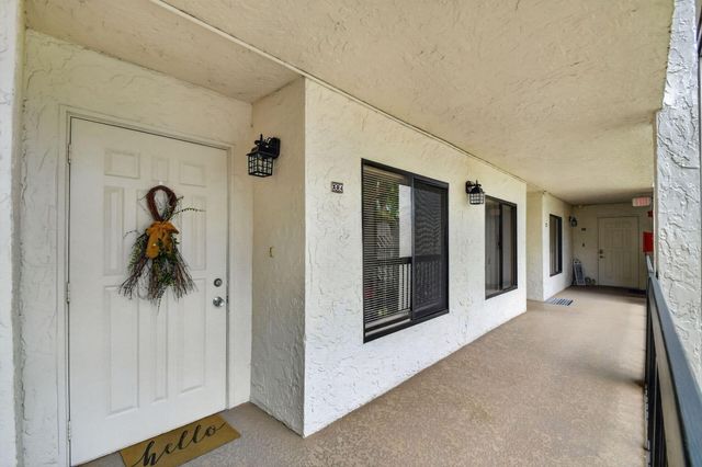 10173 Mangrove Drive 204, Boynton Beach, FL 33437