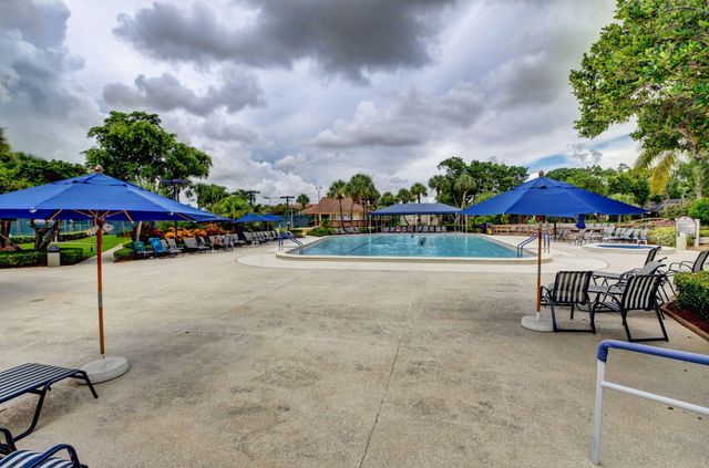10173 Mangrove Drive 204, Boynton Beach, FL 33437