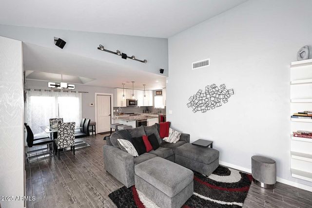 13818 N 43rd Street, Phoenix, AZ 85032