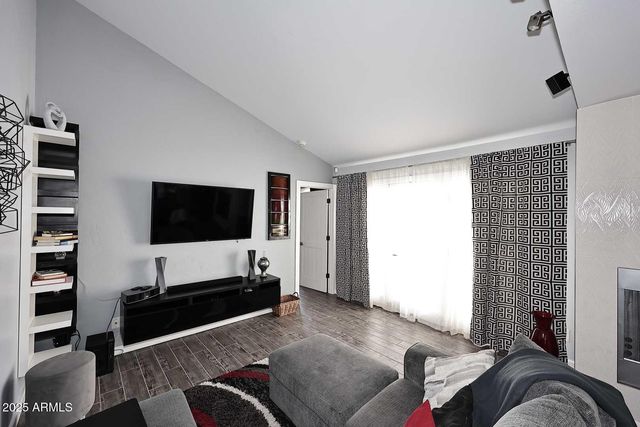 13818 N 43rd Street, Phoenix, AZ 85032