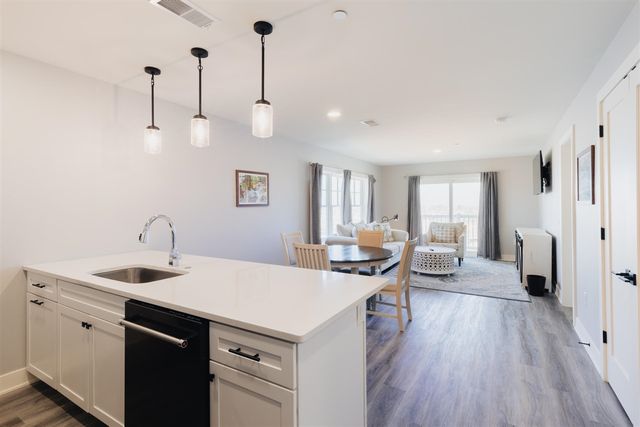 800 Whitwam Drive 1 & 1A, Saint Joseph, MI 49085
