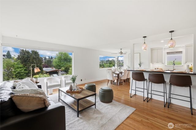 4543 50th Avenue SW, Seattle, WA 98116