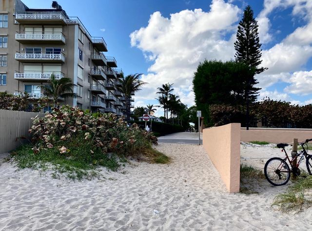 172 N COUNTY Road 2, Palm Beach, FL 33480