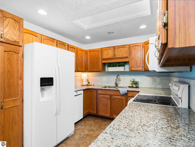 2189 Hammond Place E # 57, Traverse City, MI 49686