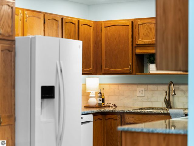 2189 Hammond Place E # 57, Traverse City, MI 49686