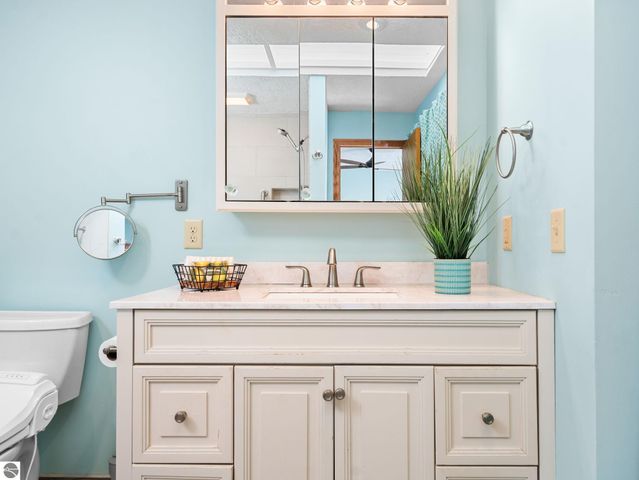 2189 Hammond Place E # 57, Traverse City, MI 49686