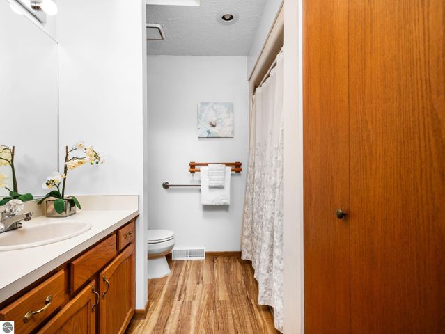 2189 Hammond Place E # 57, Traverse City, MI 49686