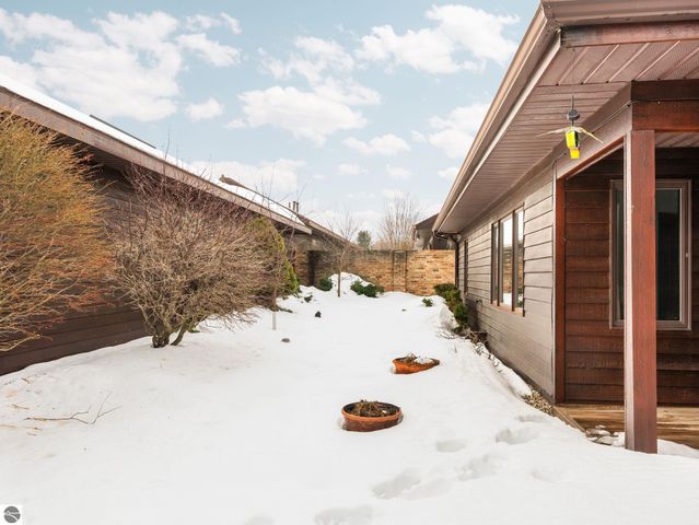 2189 Hammond Place E # 57, Traverse City, MI 49686